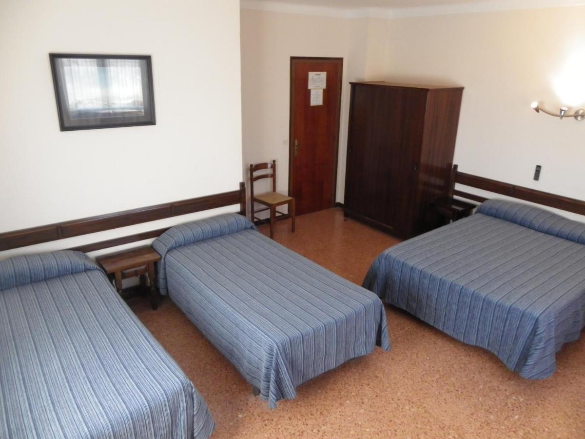 Hostal L'Esplai Viladamat Rum bild